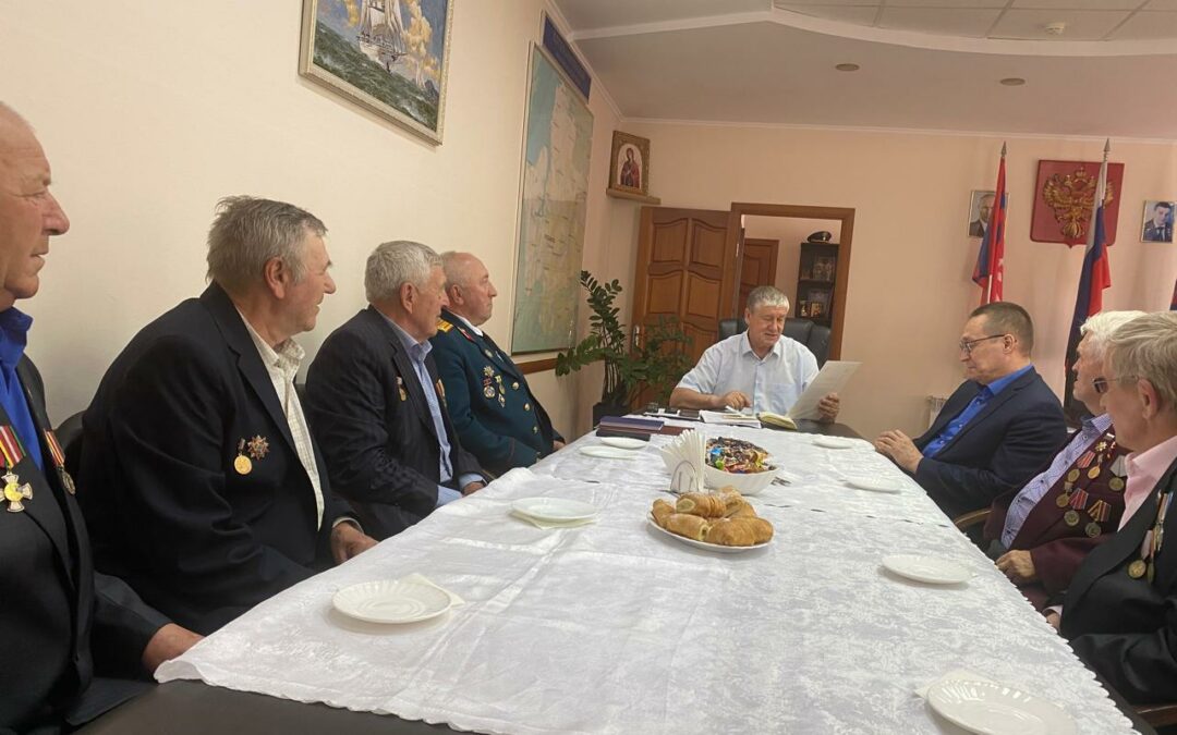 Глава Котельниковского района Сергей Понкратов встретился с ветеранами-чернобыльцами